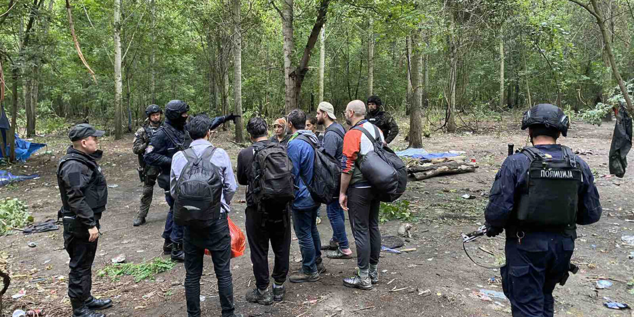 Kés és balta is volt a Magyarkanizsánál csütörtökön elfogott migránsoknál