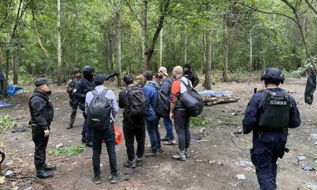 Kés és balta is volt a Magyarkanizsánál csütörtökön elfogott migránsoknál