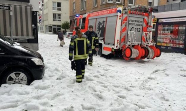 Hókotrókkal kellett eltakarítani a jeget Reutlingenben