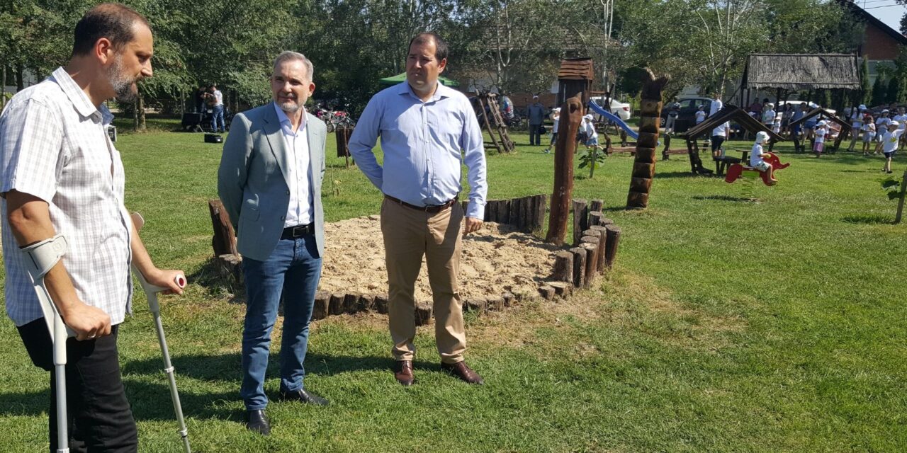 Három játszótér újult meg Magyarkanizsa területén a Szerbiai Kőolajipari Vállalatnak köszönhetően