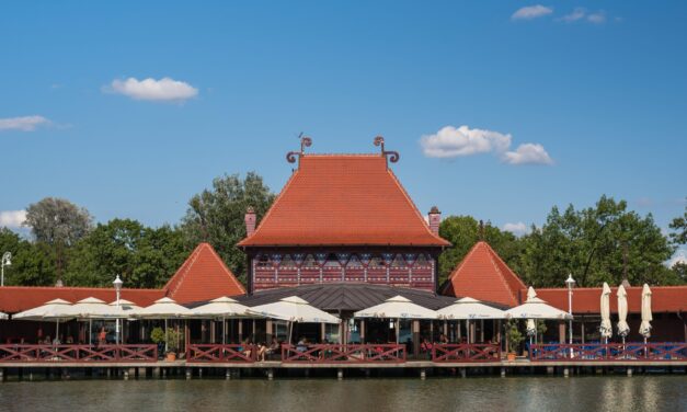 Medencét építenének a Palicsi-tóba