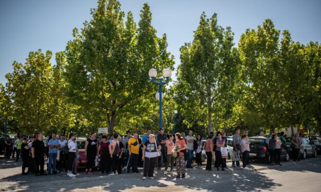„Ha melegük van, vetkőzzenek bugyira!”