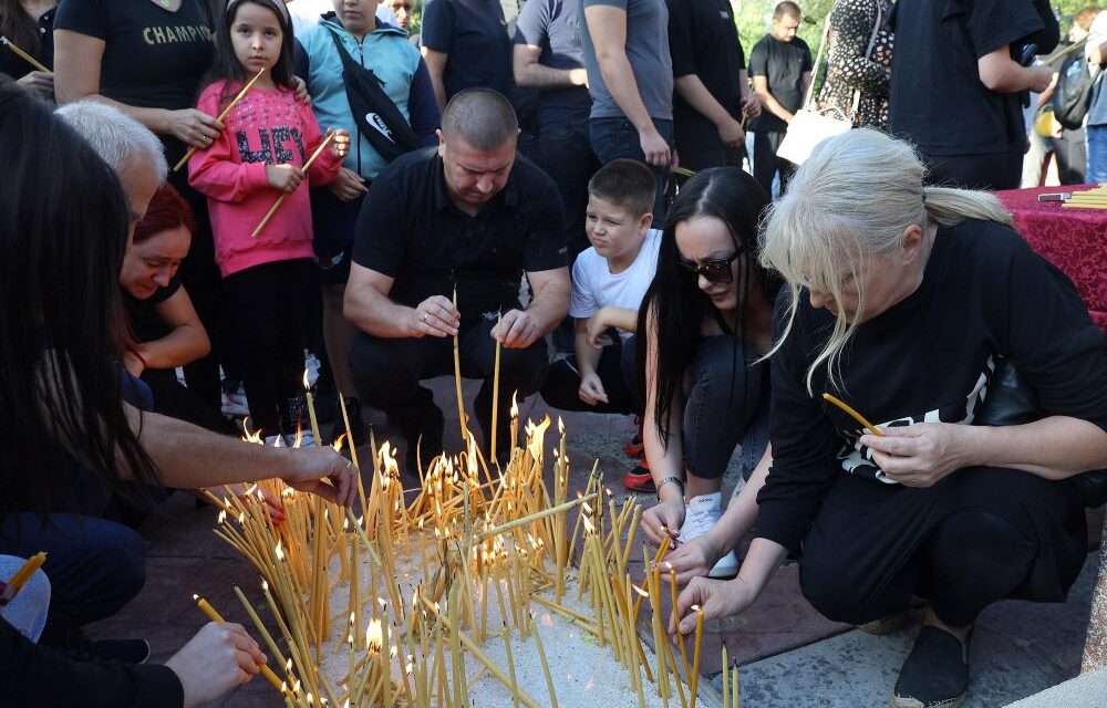 YIHR: A szerb hatalom bűnözőket ünnepel