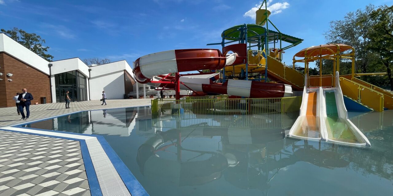 Vučić: A palicsi aqua-park a földi mennyország a gyermekek számára