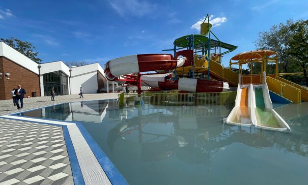 Vučić: A palicsi aqua-park a földi mennyország a gyermekek számára