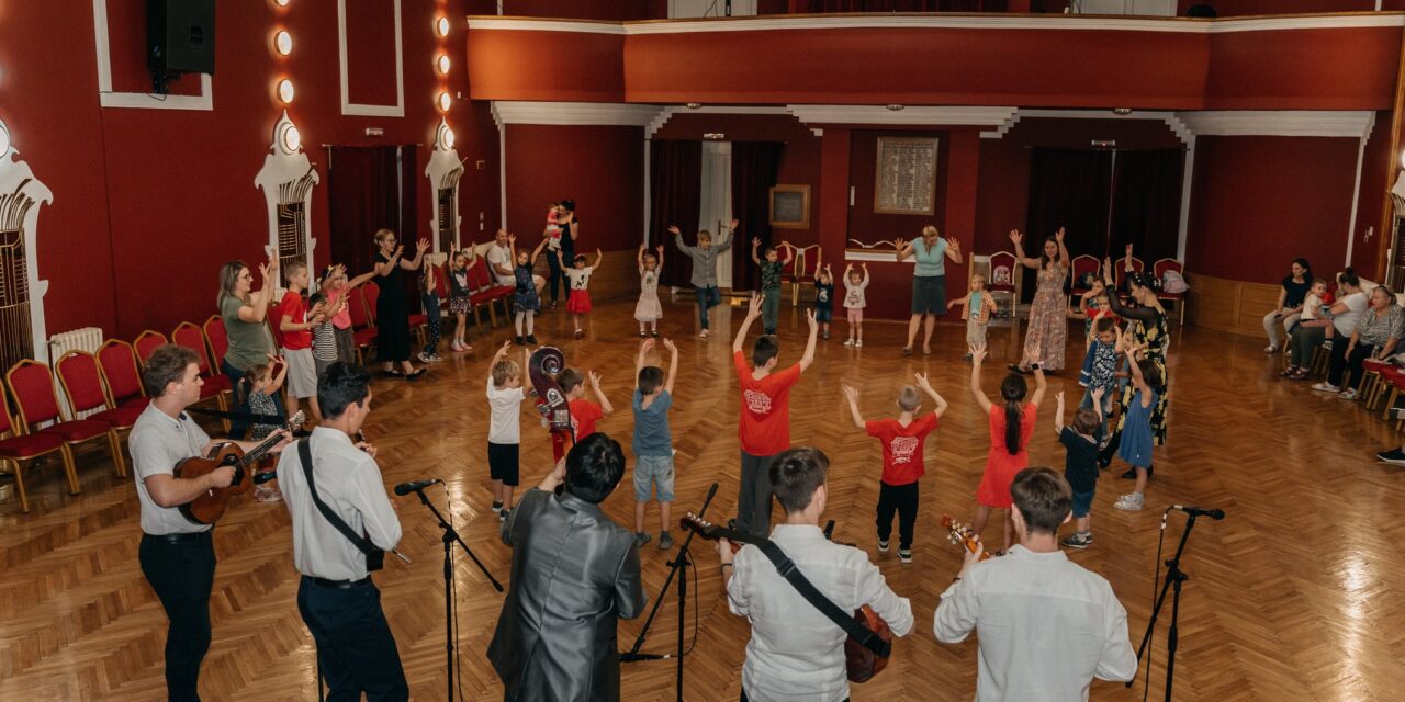 Táncház a Bodros Tamburazenekarral