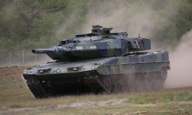 Harckocsikat kapott Svédországtól Ukrajna