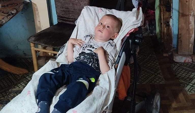 Segítsünk a bácsföldvári kisfiúnak és a családjának!