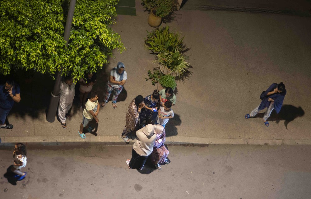 Háromszáz halottja van a marokkói földrengésnek (videó)