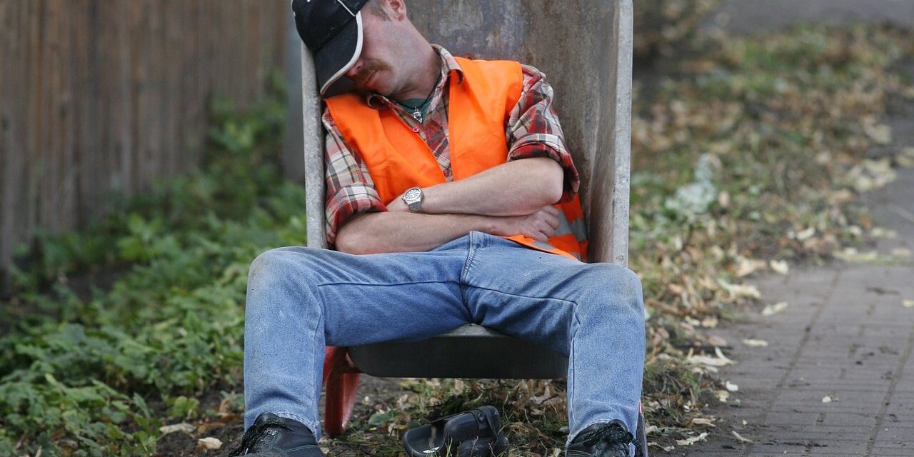 Ennyit dolgoznak egy héten az EU-ban