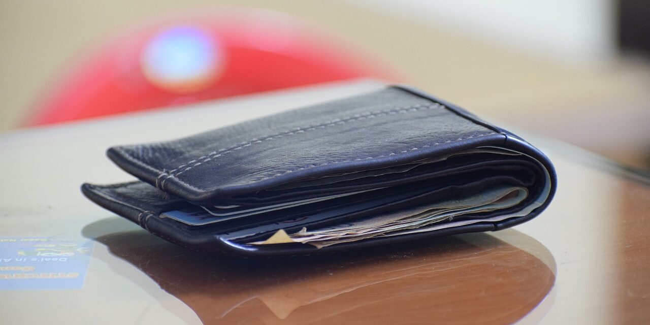 Hiába növekszik a minimálbér, a valóságban alig érezhető, hogy többet keresünk