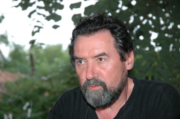 <span class="entry-title-primary">Vajdasági magyar filmarchívum – az első lépést követi-e a második?</span> <span class="entry-subtitle">Siflis Zoltán Balázs Béla-díjas filmrendező egy vajdasági filmarchívum létrehozását szorgalmazza</span>