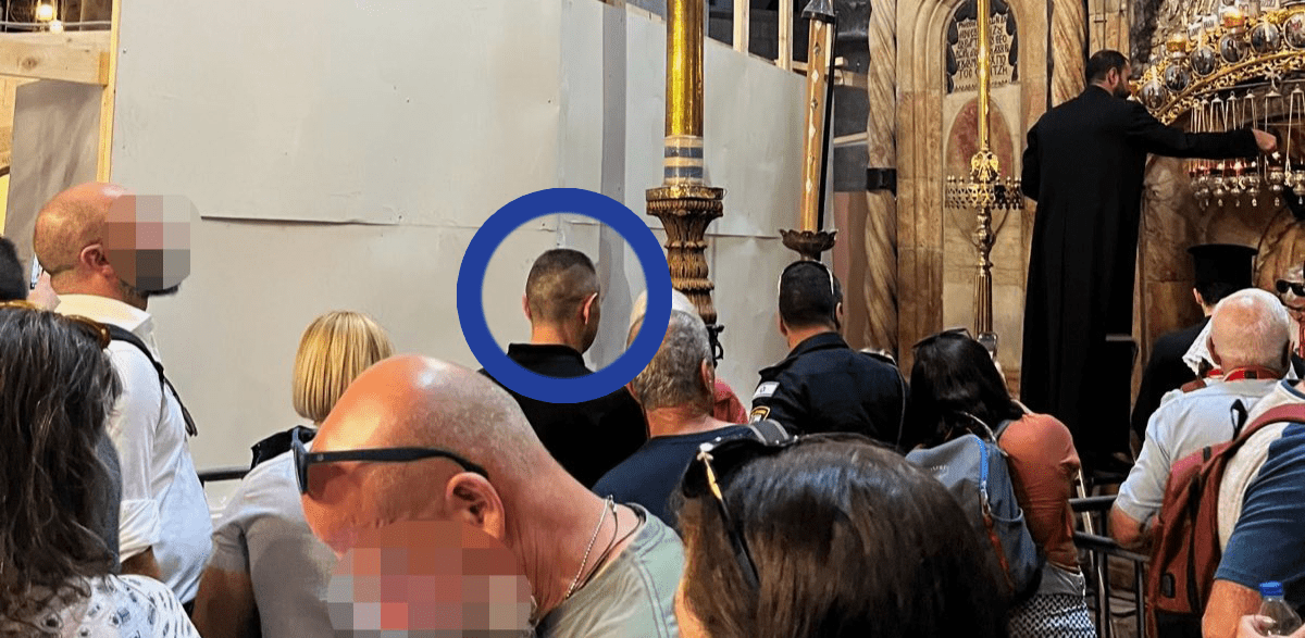 Három nappal a koszovói vérengzéseket követően Jeruzsálemben fotózták le Vulint