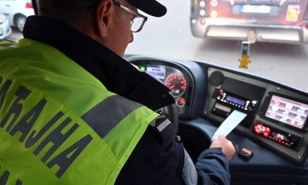 A múlt héten csaknem hétezer kamion- és buszsofőrt kaptak rajta szabálysértésen