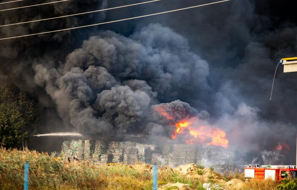 <span class="entry-title-primary">Továbbra is ég a műanyag Eszéken</span> <span class="entry-subtitle">Figyelik a levegő minőségét</span>