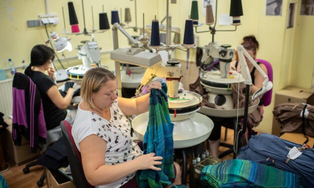 Drasztikusan csökkent az iparban dolgozók száma