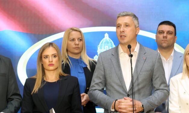 A szerbiai szélsőjobboldali ellenzék még önmagával sem volt képes megállapodásra jutni