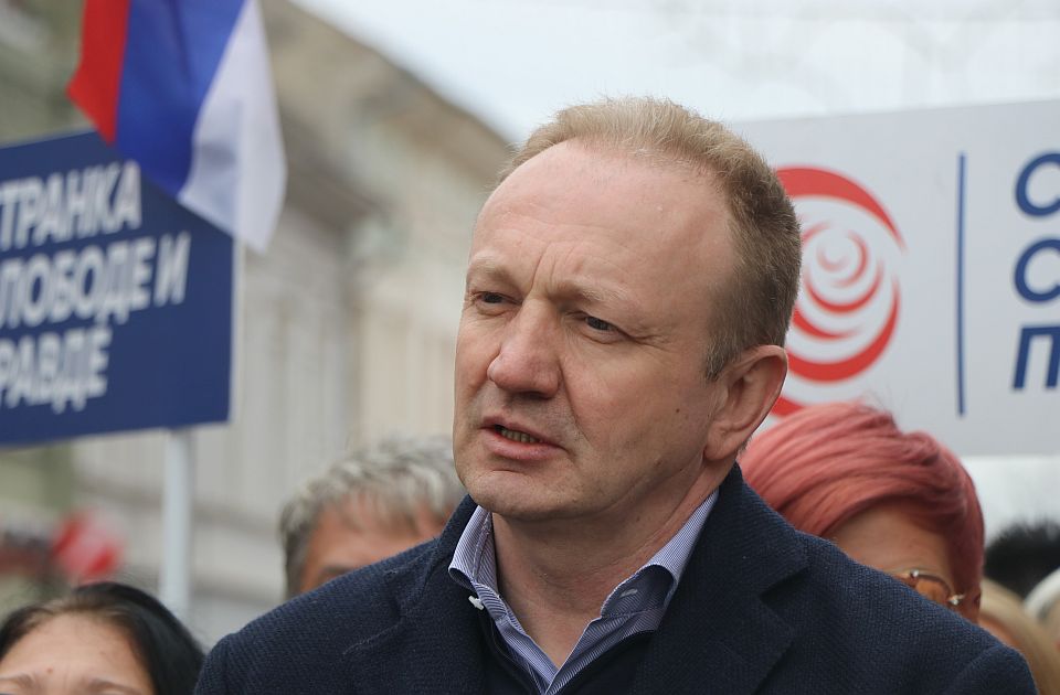 <span class="entry-title-primary">Đilas: Brnabić hazudik</span> <span class="entry-subtitle">Senki sem hamisította meg az aláírásokat, félnek a kormány elleni bizalmi szavazástól</span>