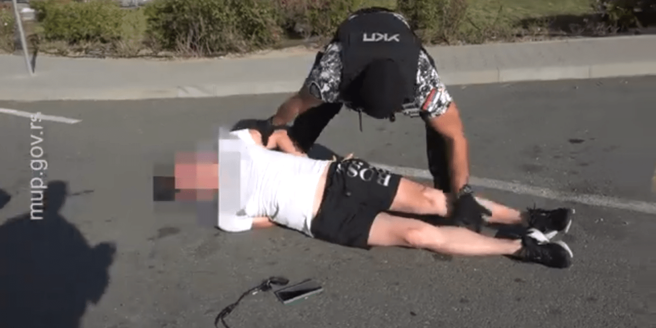 Négy kiló kokaint és harminc liter amfetaminolajat találtak a rendőrök Újpázován (Videóval)