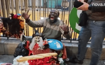 Teli torokból szidta Vučićot ez a fekete férfi Lipcsében (Videó)