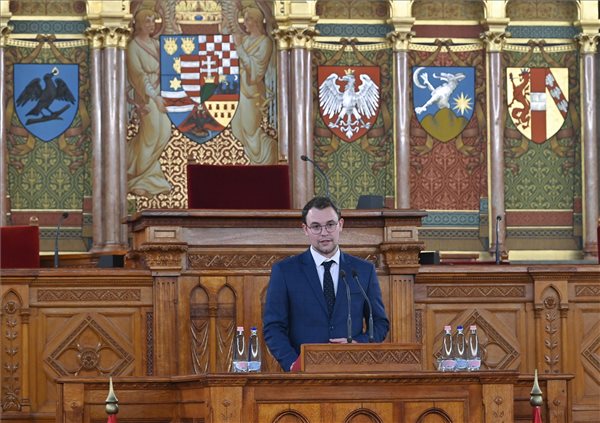 <span class="entry-title-primary">„Október 23-a szabadság mellett a nemzeti egységre is emlékeztet”</span> <span class="entry-subtitle">A magyar államtitkár az '56-os Moszkvához hasonlította Brüsszelt </span>