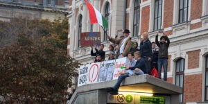 Tüntetők a Műegyetemnél 2022. október 23-án (Fotó: Szappanos Veronika/SZMSZ)