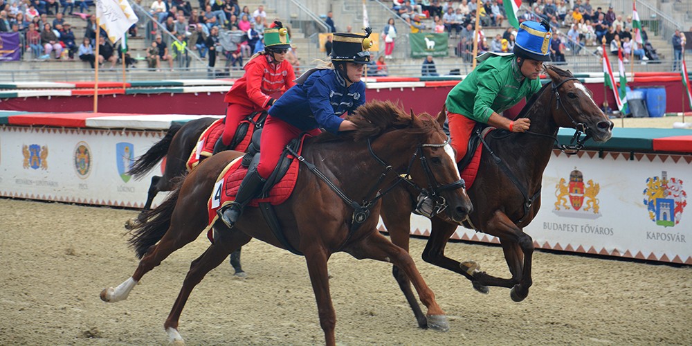 Zboray Viktória, sötétkékben, a középfutamban Fotó Szappanos Veronika SZMSZ