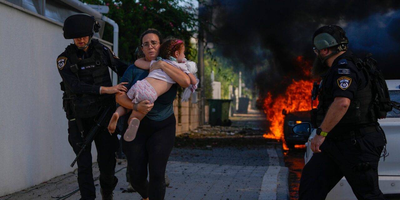 Gázából rakétákkal lövik Izraelt, utcai harcok törtek ki