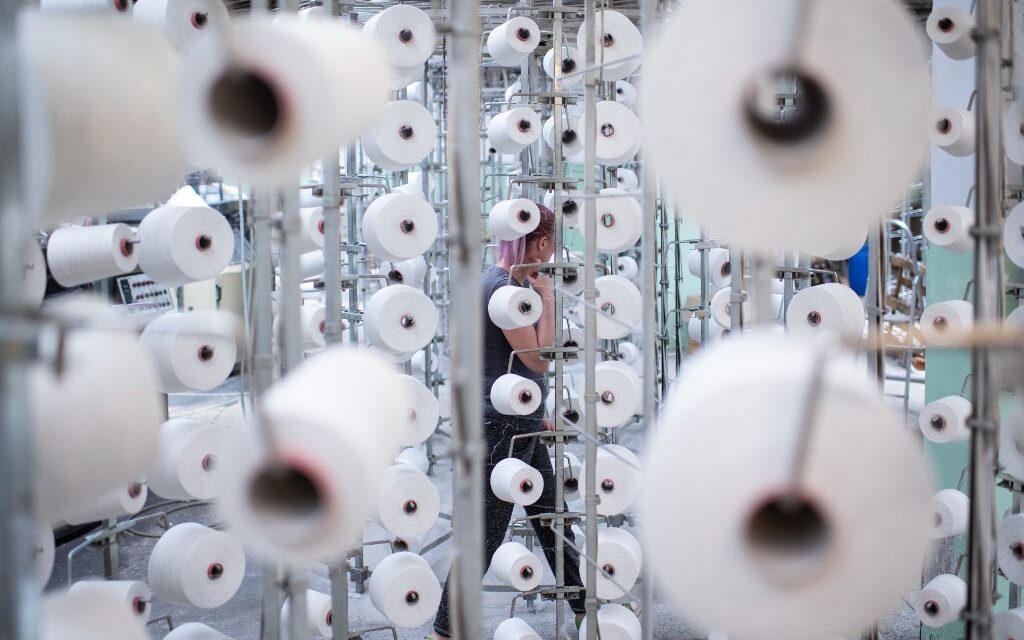 Egy képzett varrónő manapság többet ér, mint a gyémánt