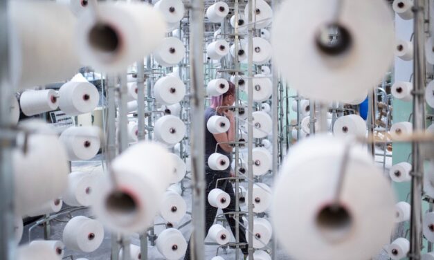 Egy képzett varrónő manapság többet ér, mint a gyémánt