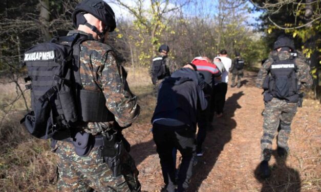 Csaknem kétszáz migránst küldtek vissza Szerbiába a magyar rendőrök