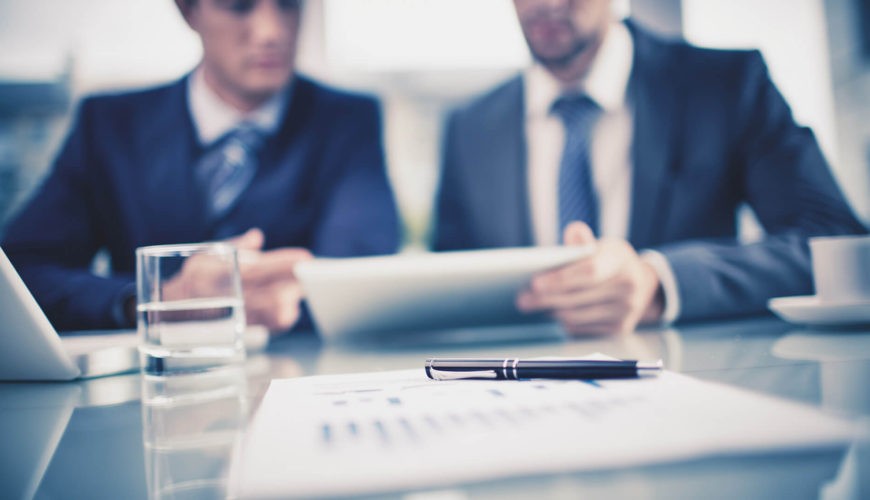 Miért rejtegeti sok cég a valódi tulajdonos személyét?