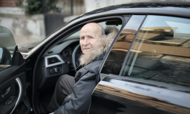 Kortól és egészségtől függ az új jogosítvány érvényessége