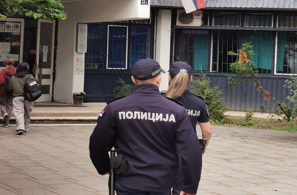 Tömegverekedés volt egy középiskolában, egy diák megsérült