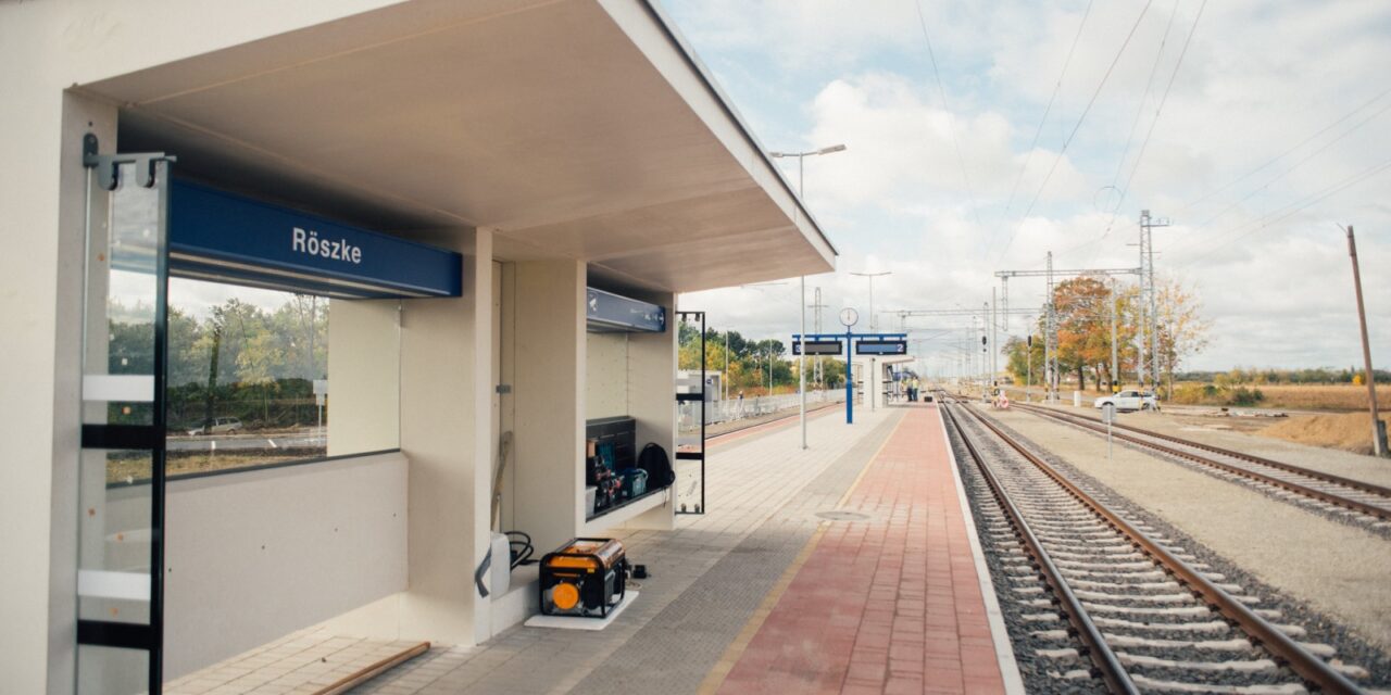 Kisiklott egy tehervonat két kocsija, nem járnak a szegedi vonatok
