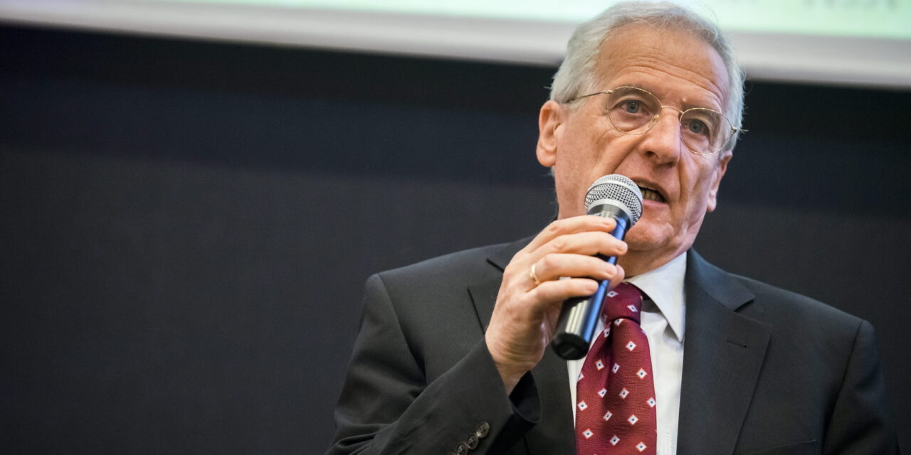 Meghalt Sólyom László