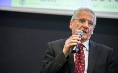 Meghalt Sólyom László