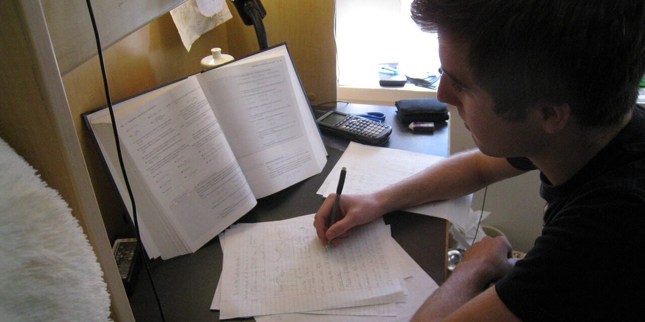 Harminc után is nehezen önállósodnak a mai fiatalok