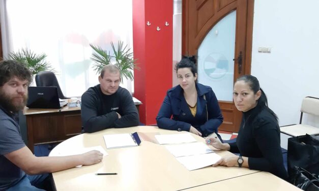 Több mint nyolcszáz zentai követeli, hogy olcsóbb legyen az óvodai ellátás