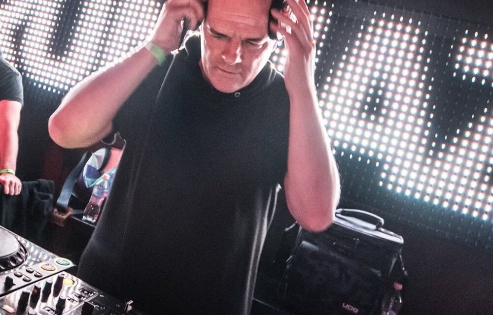 <span class="entry-title-primary">Elhunyt DJ Palotai</span> <span class="entry-subtitle">Elhunyt Palotai Zsolt, az egyik legismertebb magyarországi DJ</span>