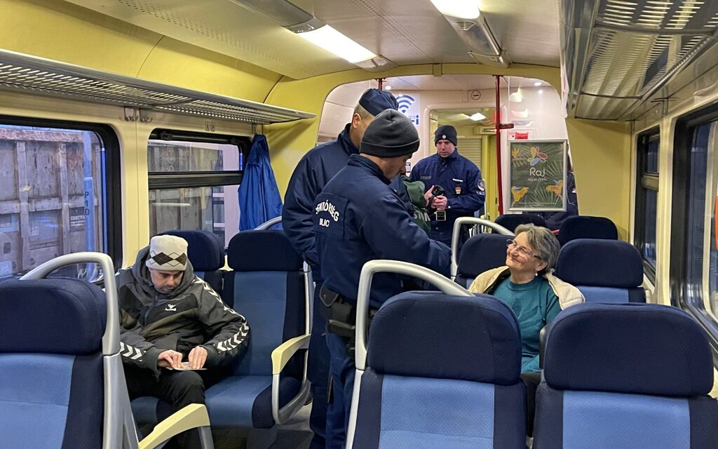 Felültünk az első Szegedre induló szabadkai vonatra