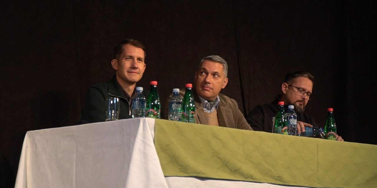 <span class="entry-title-primary">Titokzatos kastélylátogatást tett Óbecsén Lázár János magyar miniszter</span> <span class="entry-subtitle">A VMSZ listavezetői és a magyar kormány építési és közlekedési minisztere egy óbecsei lakossági fórummal zárták keddi körútjukat</span>