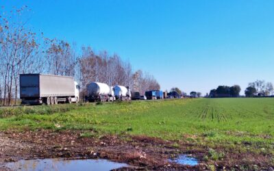 Már a csantavéri utat is lezárták a gazdák