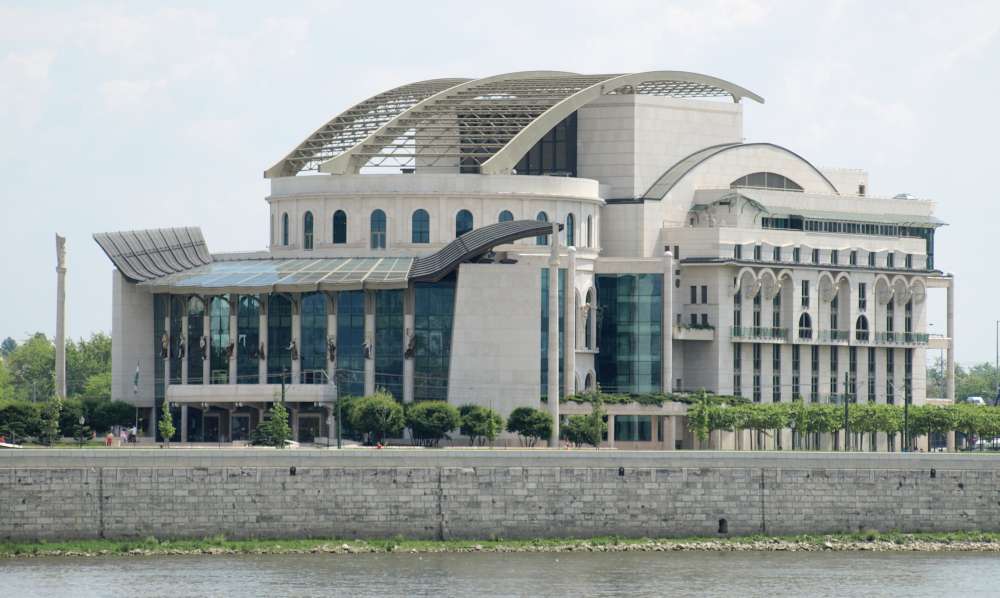 Hazaengedték a kórházból a Nemzeti Színház sérült színészeit