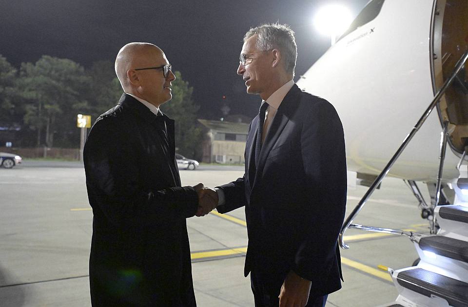 Stoltenberg Szerbiába látogatott