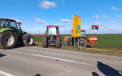 Lezárták Szabadkánál a békovai kijáratot a gazdák