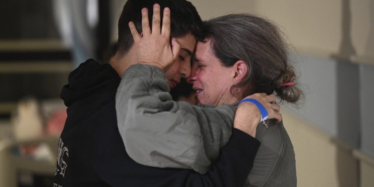 Két nappal meghosszabbították a tűzszünetet és további foglyok elengedéséről is megállapodtak