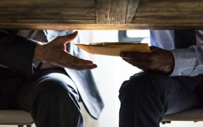 „A polgároknak meg kell tanulniuk felelősségre vonni a korrupt döntéshozókat”