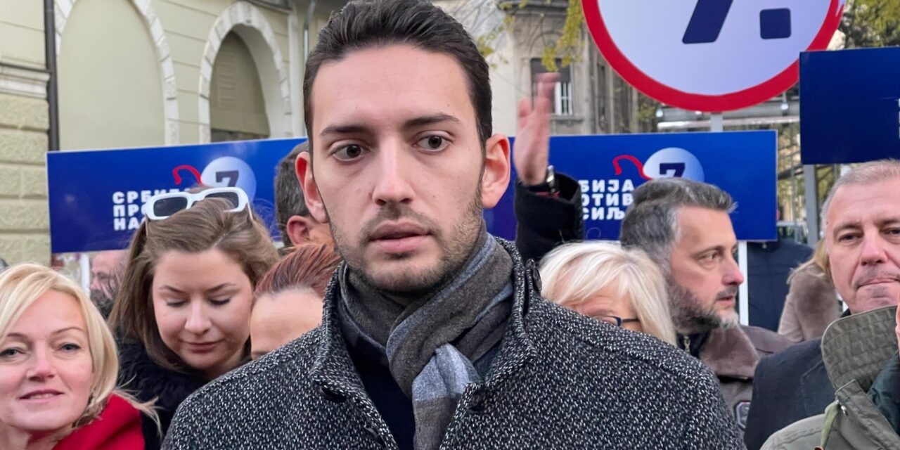 Grbović: Vučić oda utazik tanácsért, ahol a szólásszabadságot már elfojtották