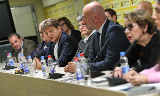 „Egy átmeneti kormány észszerű kiút lenne a válságból, cél a tisztességes választási feltételek megteremtése”